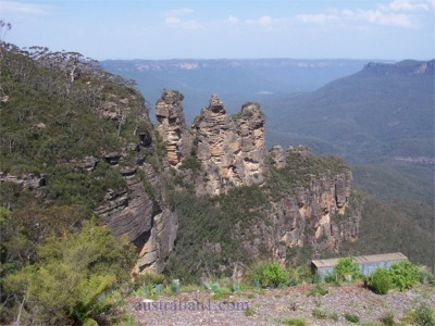 The Three Sisters - A famous rock formation in the Blue Mountains