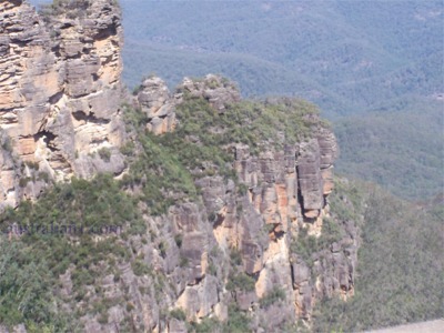 The Three Sisters - A famous rock formation in the Blue Mountains
