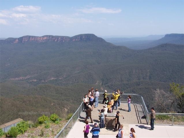 Echo Point observation platform and magnificent views of the Jamison Valley